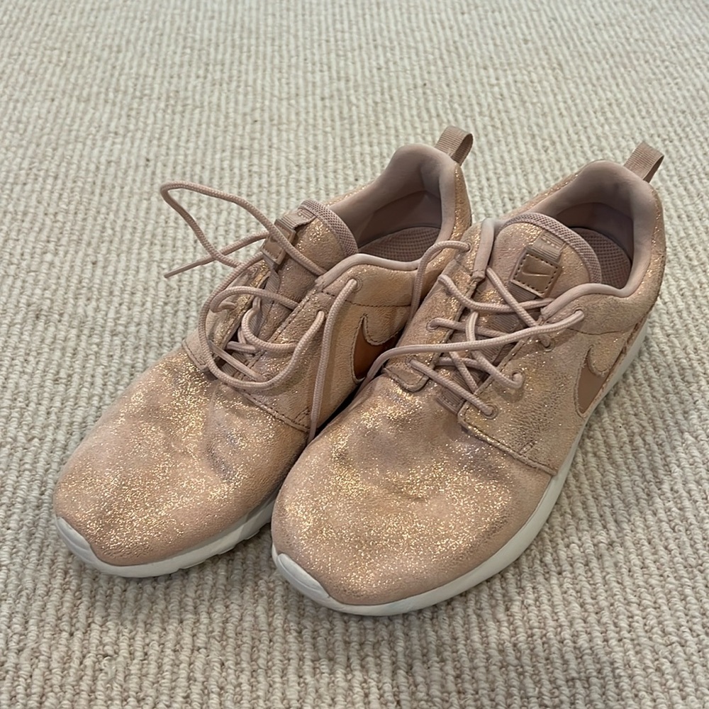Nike size 7.5 rose gold